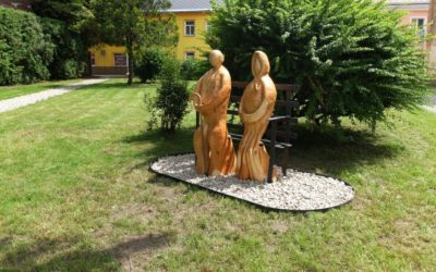 Plus 7 Přeměnu parku u Avanti korunovala instalace dřevěných soch