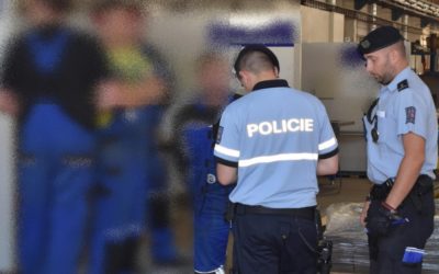 Plus 17 Policisté odhalili čtyři nelegálně zaměstnané cizince ve výrobně ve Frýdlantu