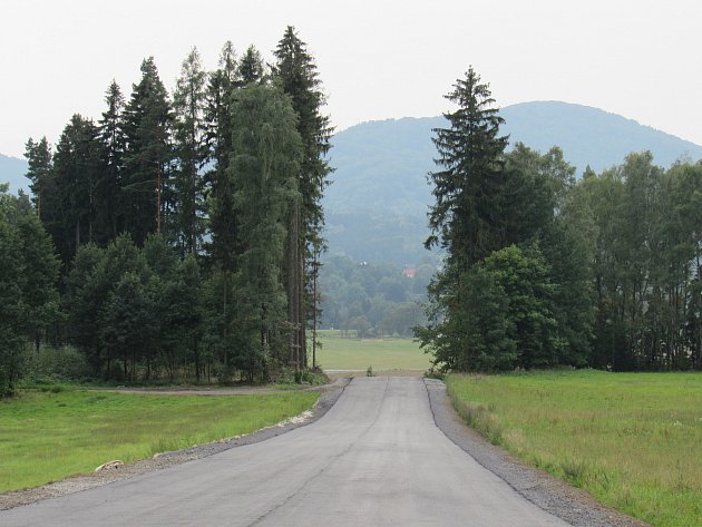 OBRAZEM: Rekonstrukce silnice mezi Raspenavou a Krásným lesem vrcholí