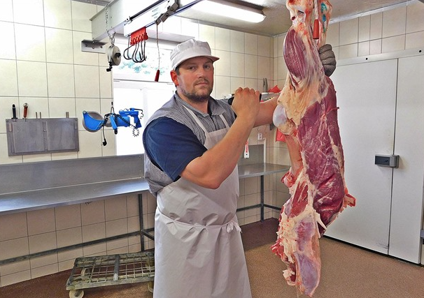 Firmy zoufale shání řezníky. Řemeslu hrozí, že zanikne