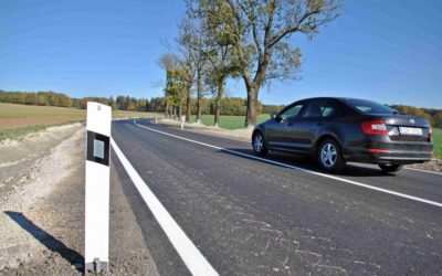 Kraj nebude zvyšovat ceny hromadné dopravy v tarifu IDOL 8 FOTO: Silnice z Raspenavy se otevřela. Kvůli rozšíření padla historická alej