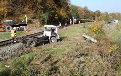 Střet nákladního automobilu a vlaku zastavil v úterý ráno provoz železnici ve Višňové