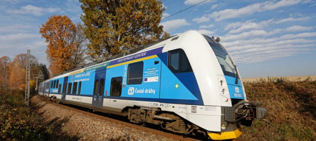 Vlak u Raspenavy srazil dívku. Vrtulník ji ve vážném stavu přepravil do nemocnice