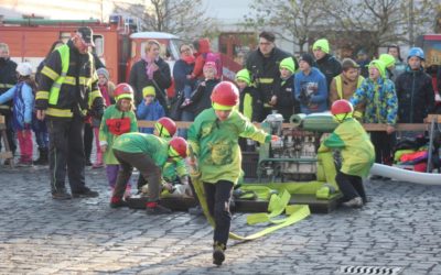 Plus 11 Frýdlantské náměstí opět hostilo soutěž mladých hasičů O předvánočního kapra