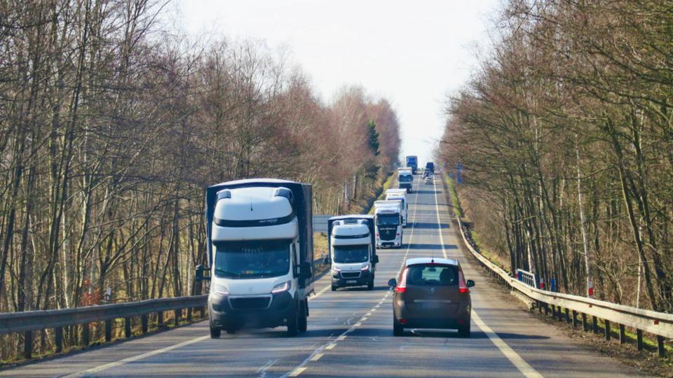 Frýdlantsko: Trhliny v opravených silnicích kraj reklamuje