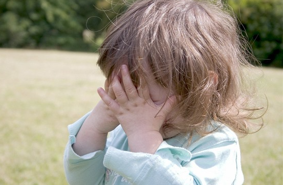 Stovky dětí čekají na pěstouny, minulý rok nenašlo rodinu žádné