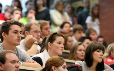 Právě pro Tebe / Kavárna a pekárna 27 #VyjdiVen! Studenti budou stávkou bojovat za demokracii