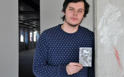 Právě pro Tebe / Kavárna a pekárna 22 Během Akce Kulak pradědu odsoudili a vyhnali z domova, připomíná pravnuk