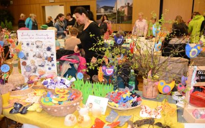 Právě pro Tebe / Kavárna a pekárna 23 Na kraji můžete ve středu 21. března pořídit velikonoční ozdoby