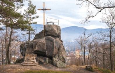 Právě pro Tebe / Kavárna a pekárna 20 Slavnostní otevření skalní vyhlídky Poustevníkův kámen na kopci zvaném „Na Chatkách“ v Hejnicích