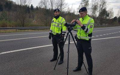 Férová nabídka / DGS 69 Řidiči stále podceňují poutání a telefonování za jízdy