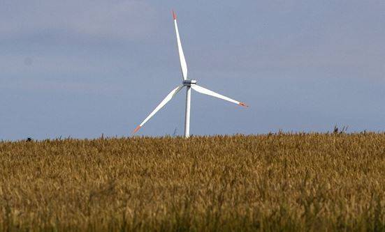 Byly první. Teď hrozí, že turbíny větrných elektráren půjdou k zemi