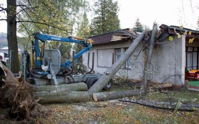 Jizerskohorské muzeum se po povodních konečně otevřelo návštěvníkům 11 Na školku ve Frýdlantském výběžku spadl strom, vítr poničil i střechu školy