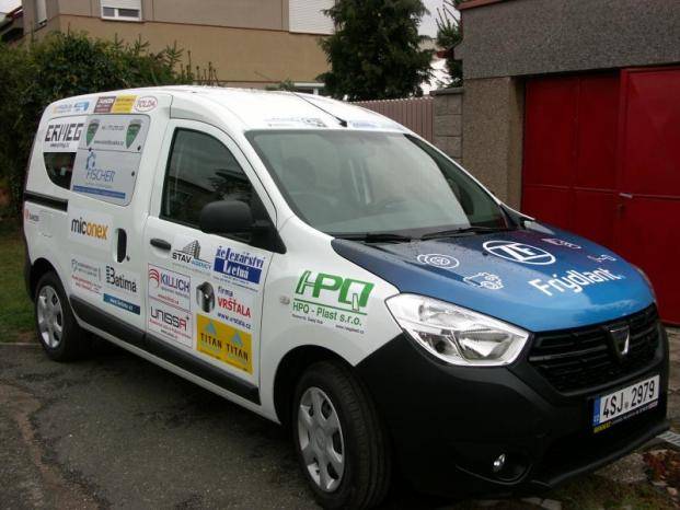 Dětský domov ve Frýdlantu má nový sociální automobil 1 18209 04