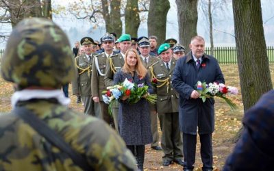 Obchody, nákupní centra, trhy, potraviny, farmářské trhy a stánky 25 Starosta Frýdlantu vzdal hold válečným veteránům i padlým vojákům