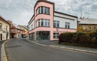 Obchody, nákupní centra, trhy, potraviny, farmářské trhy a stánky 23 Centrum 1407 otevírá, poskytne zázemí sociálním službám