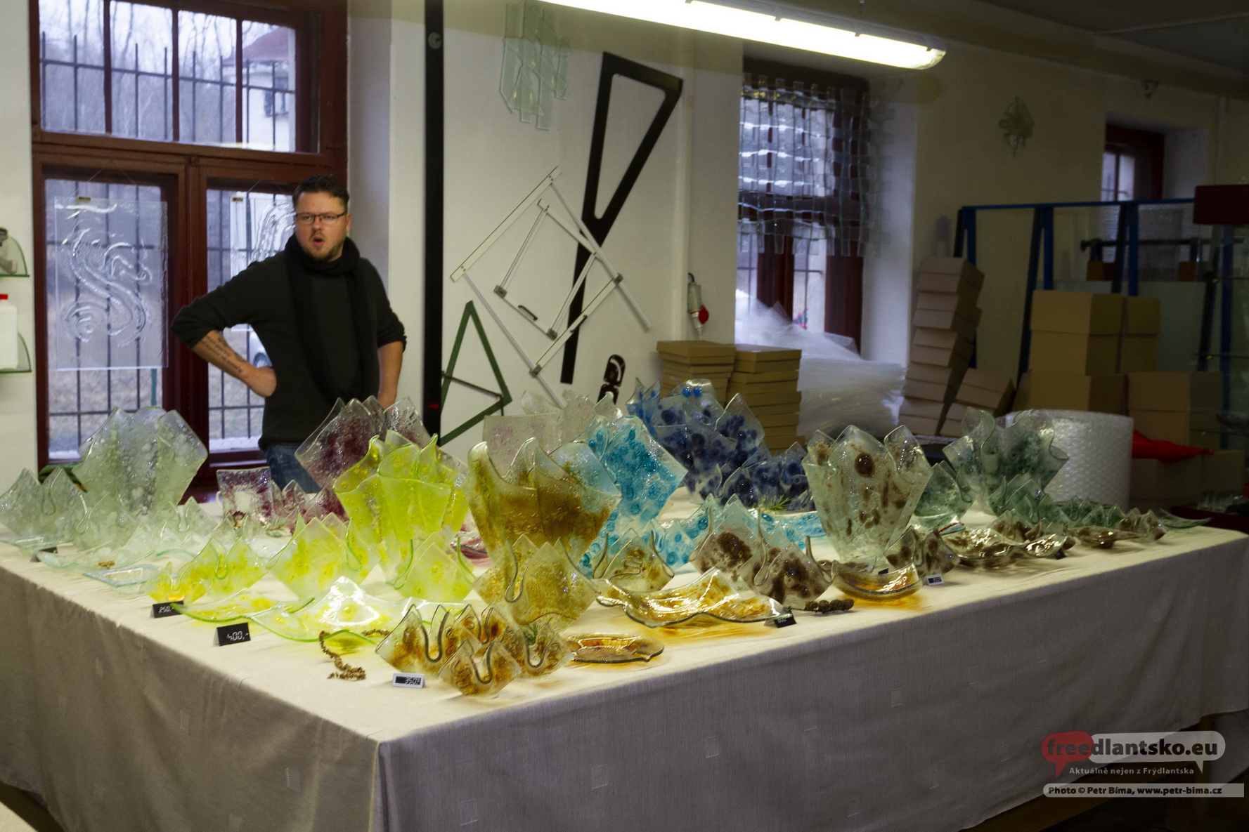 16. Heřmanické sklářské trhy zahájeny / Fotoreportáž 1 2018 12 01 15 39 45 0034