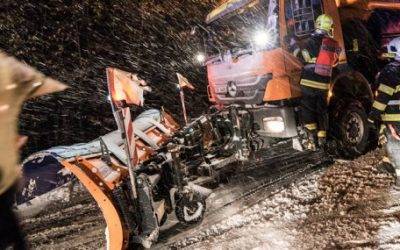 Meteorologové vydali varování. Vydatné sněžení doprovodí silný vítr, kamionům se uzavře silnice do Harrachova