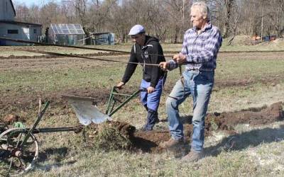 TJ Jiskra Višňová 21 Desítky kilometrů v nohou, v rukou otěže. I tak pracují farmáři