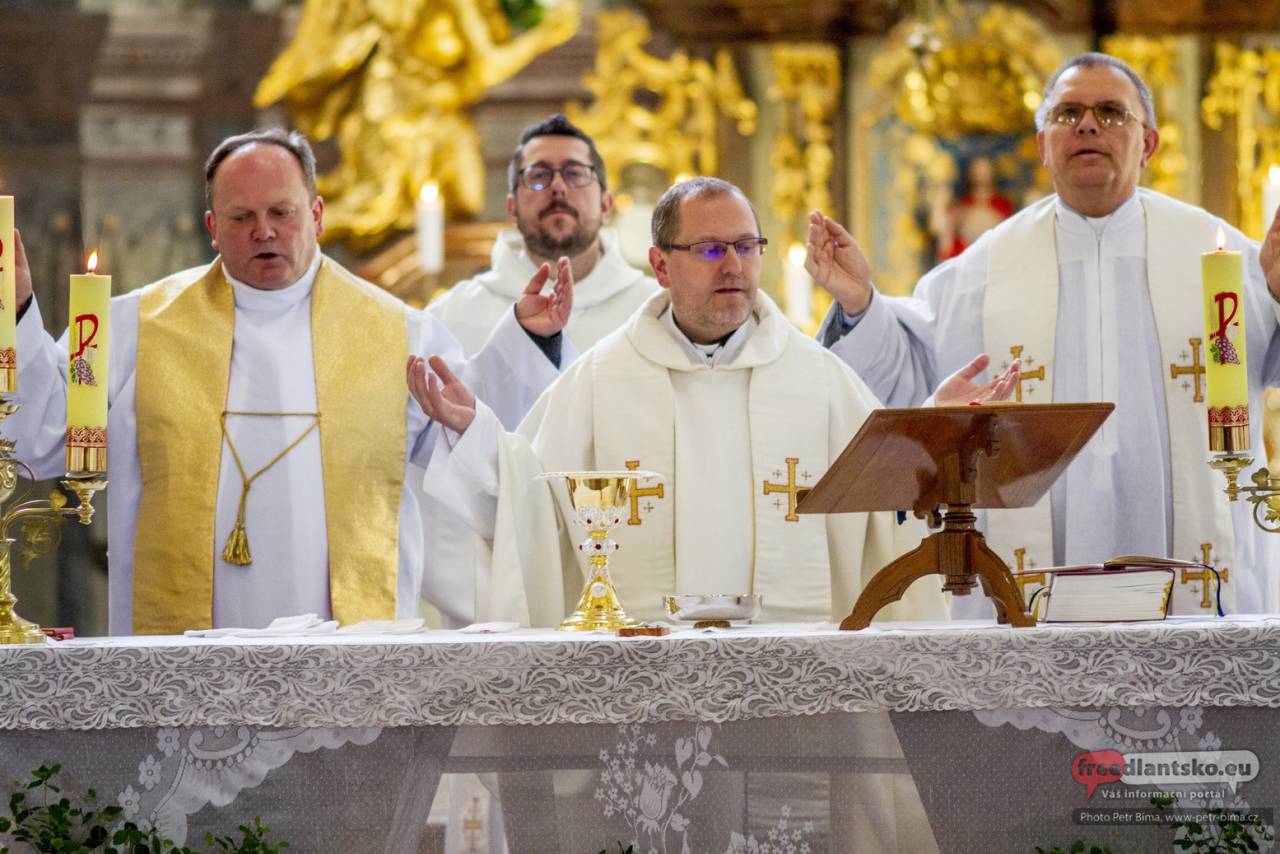 Setkání kněží příhraničních vikariátů z Česka, Německa a Polska v Hejnicích 1 2019 05 06 09 24 26 MGL3240
