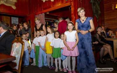 Férová nabídka / DGS 42 Fotogalerie / Společenský ples Mateřské a Základní školy Lázně Libverda na Obřím sudě