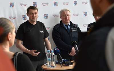 Plus 9 Krizový štáb Libereckého kraje rozhodl o zajištění roušek pro více než 1.200 lidí ve veřejné dopravě