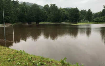 Na Liberecku se bude vybírat nový senátor. Obhájit chce Canov, hlásí se liberecká náměstkyně 13 Řeky se přes noc většinou vrátily do normálu, od rána znovu prší