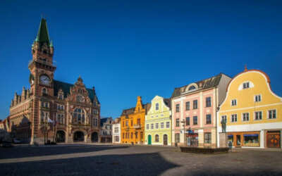 Férová nabídka / DGS 106 Hodující král i věčně spící šlechtic. Města v kraji známá neznámá