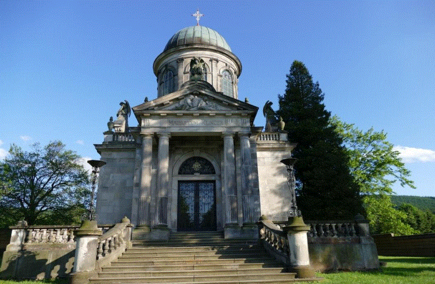 Klingerovo mauzoleum je kouskem Itálie na Frýdlantsku