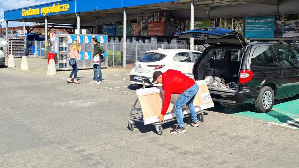 Růst cen stavebního materiálu u nás komplikuje stavby i rekonstrukce. Vyplatí se nákup v zahraničí?