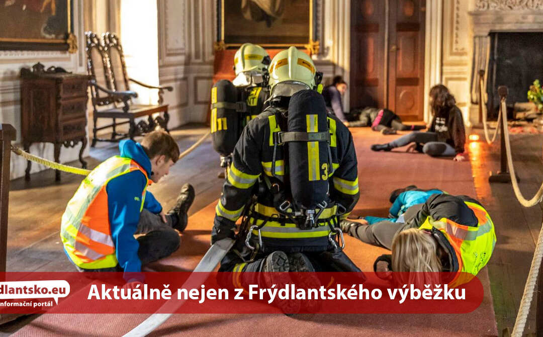 V rámci hasičského cvičení o víkendu „hořel“ hrad a zámek Frýdlant