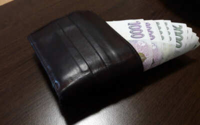 Plus 2 Muž v Hejnicích ztratil peněženku s osmdesáti tisíci. Poctivý nálezce ji vrátil