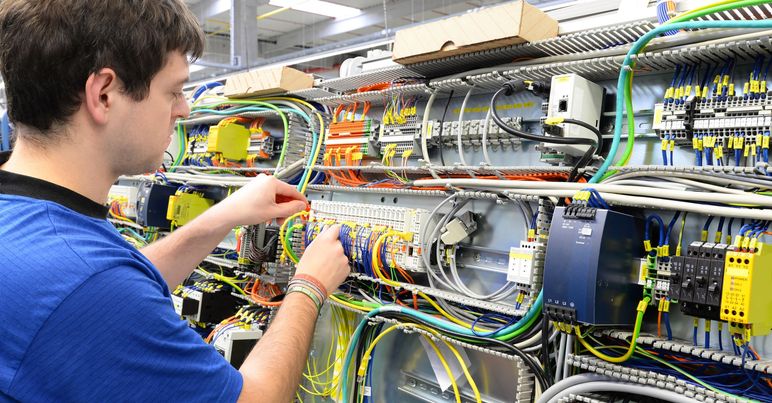 Společnost CiS nabízí volnou pracovní pozici – Seřizovač – elektrikář silnoproud