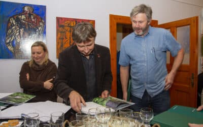 Férová nabídka / DGS 107 Kniha Hranice desfourských lesů po slavnostním křtu ve Smržovce bude v lednu představena i v Hejnicích