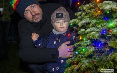 V Kunraticích rozsvítili vánoční strom / Fotoreportáž