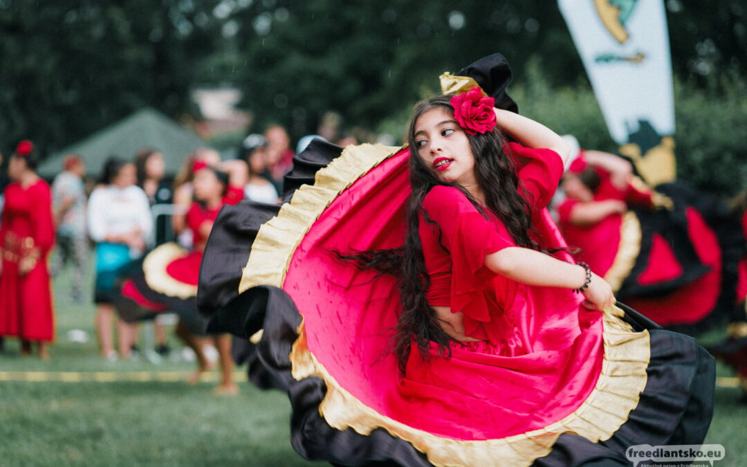 Festival Amaro Džives proměnil Frýdlant v centrum romské hudby a tance / Fotoreportáž