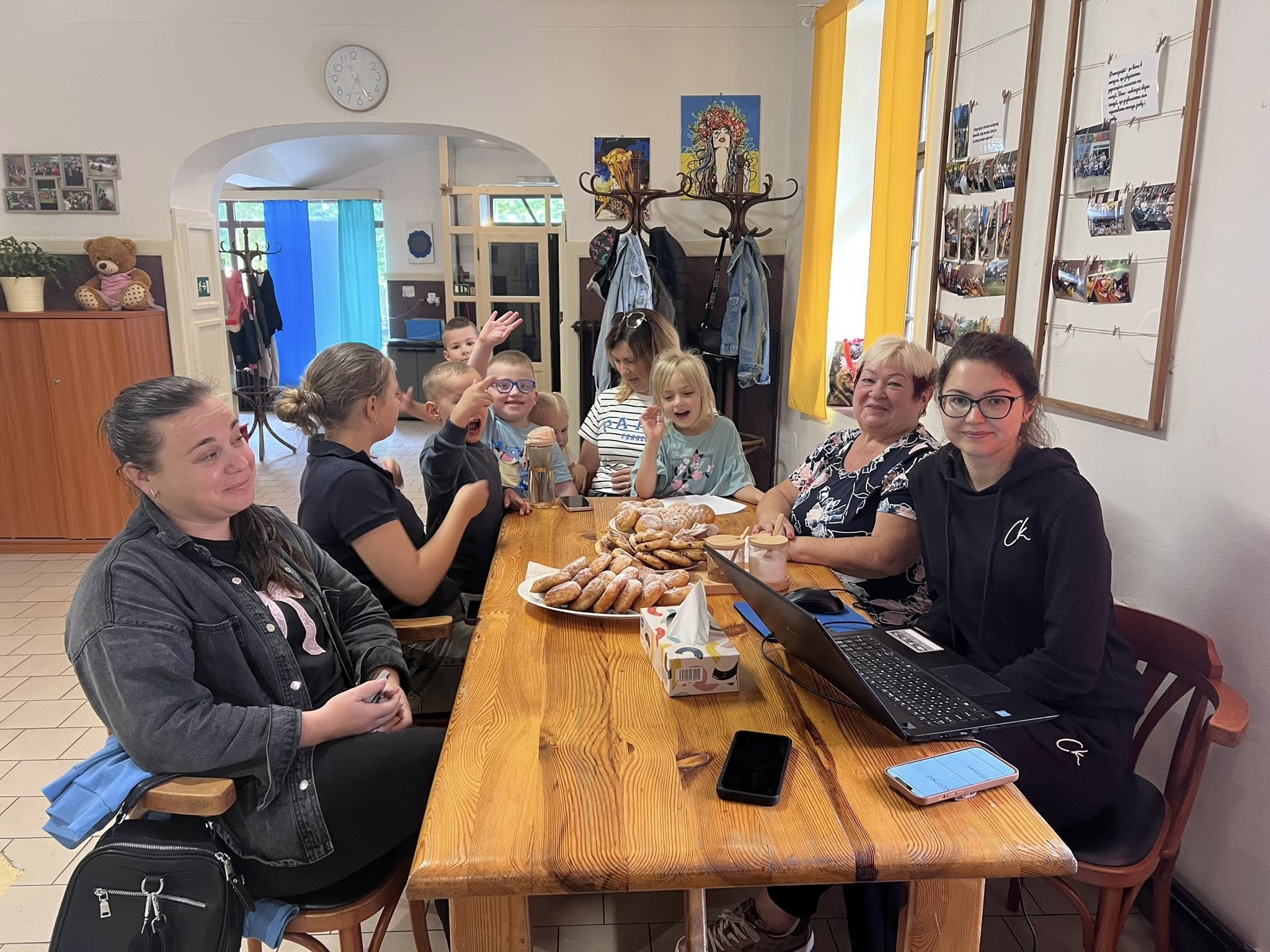 na jednom korabu freedlantsko 2025