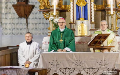 V Horní Řasnici vysvětili nově zrestaurovaný oltář sv. Jana Nepomuckého / Fotoreportáž