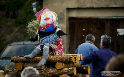 freedlantsko.eu 59 Pálení čarodějnic v Minkovicích nabídlo lampionový průvod i večer plný masek / Fotoreportáž